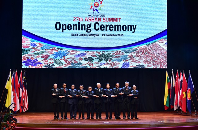 Вьетнам внес активный вклад в работу 27-го саммита АСЕАН и сопутствующих конференций - ảnh 1